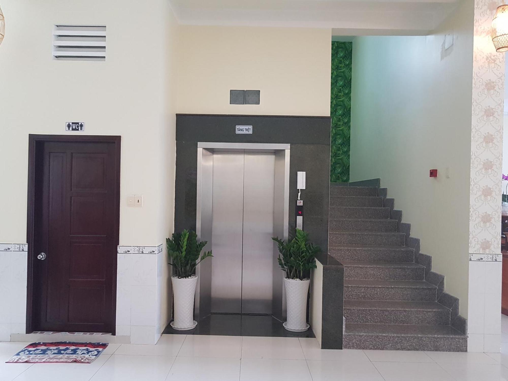 Hostel Dang Loi ホステルダンロイ Чау-Док Экстерьер фото