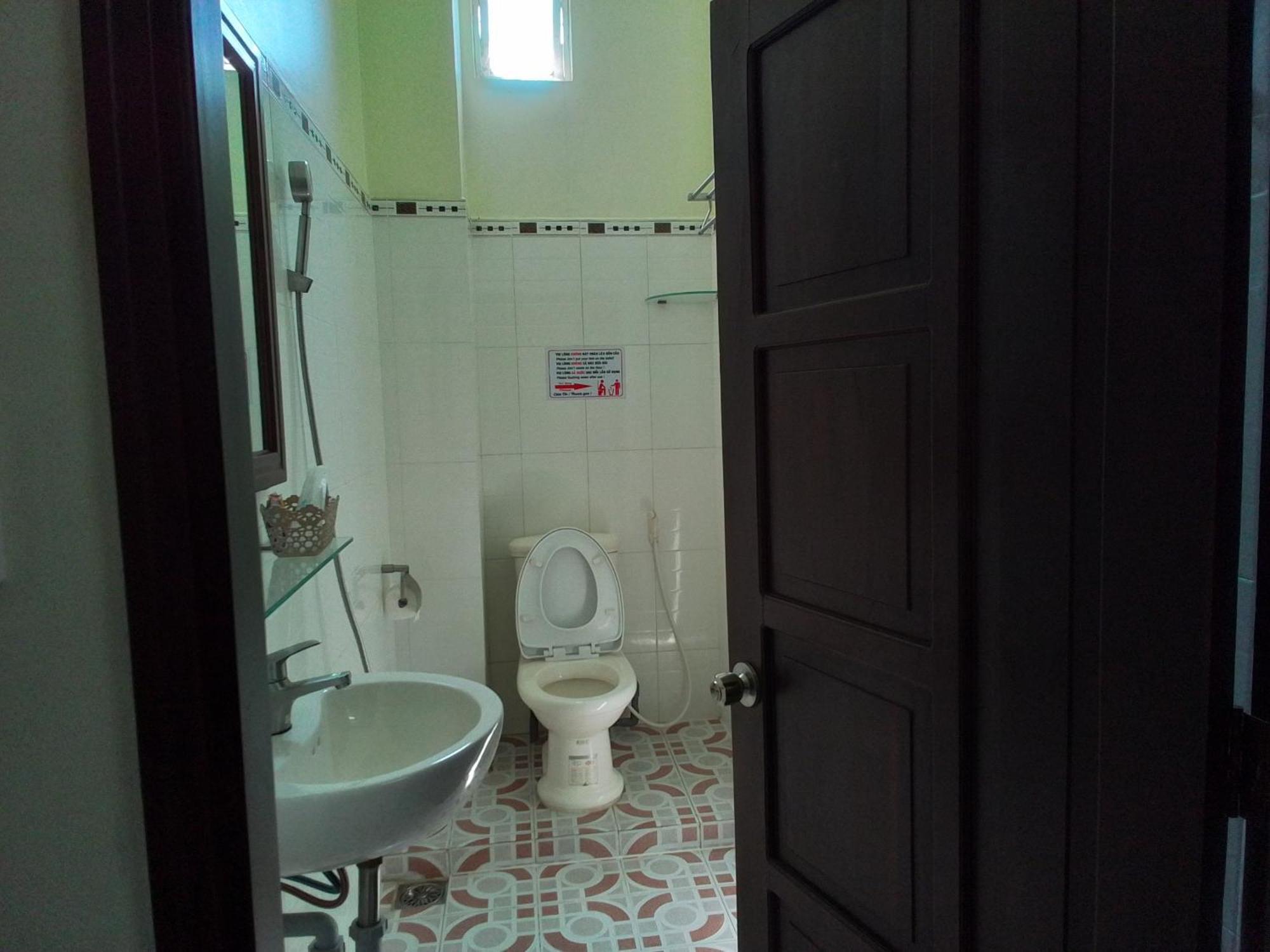 Hostel Dang Loi ホステルダンロイ Чау-Док Экстерьер фото