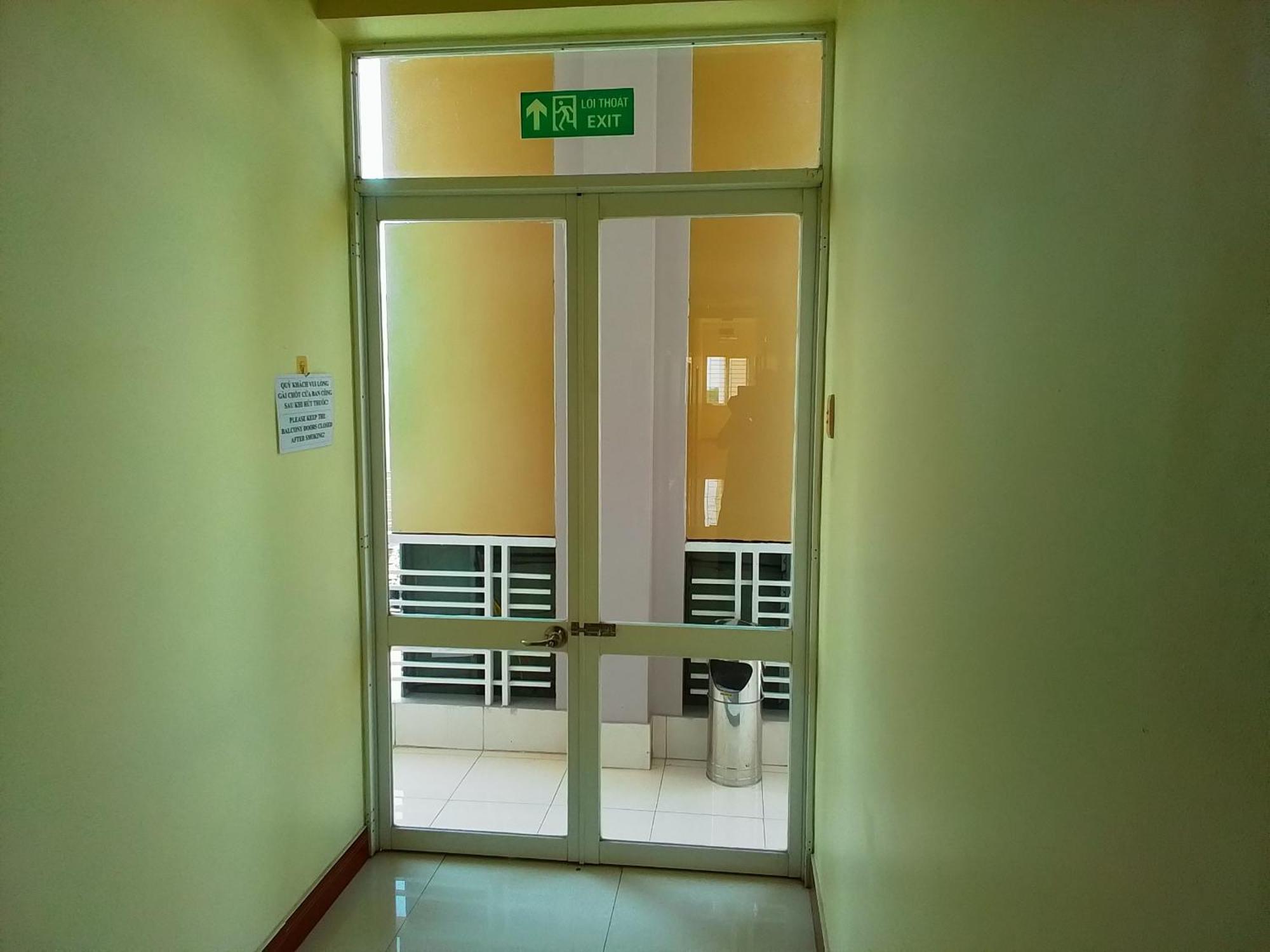 Hostel Dang Loi ホステルダンロイ Чау-Док Экстерьер фото