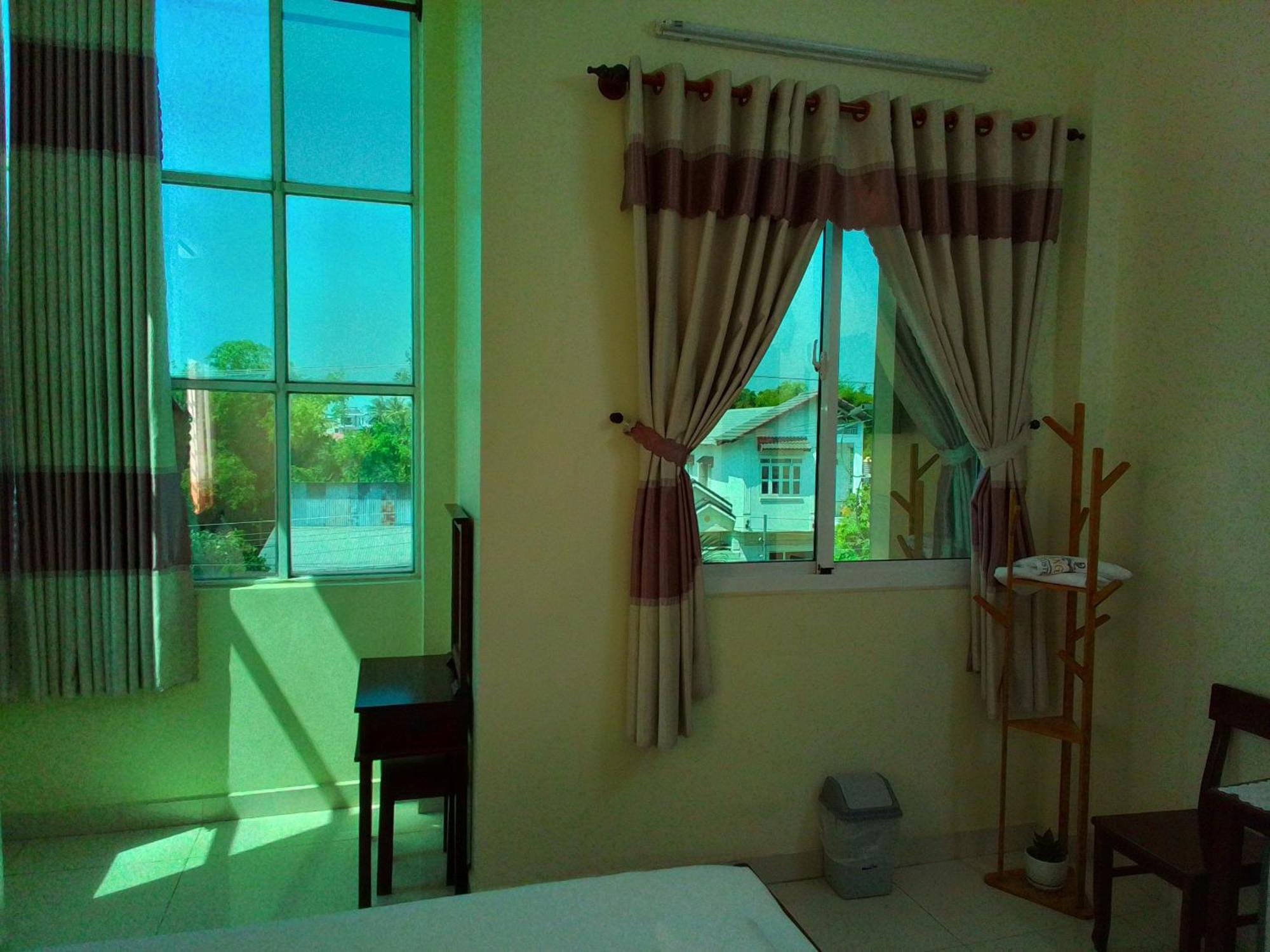 Hostel Dang Loi ホステルダンロイ Чау-Док Экстерьер фото