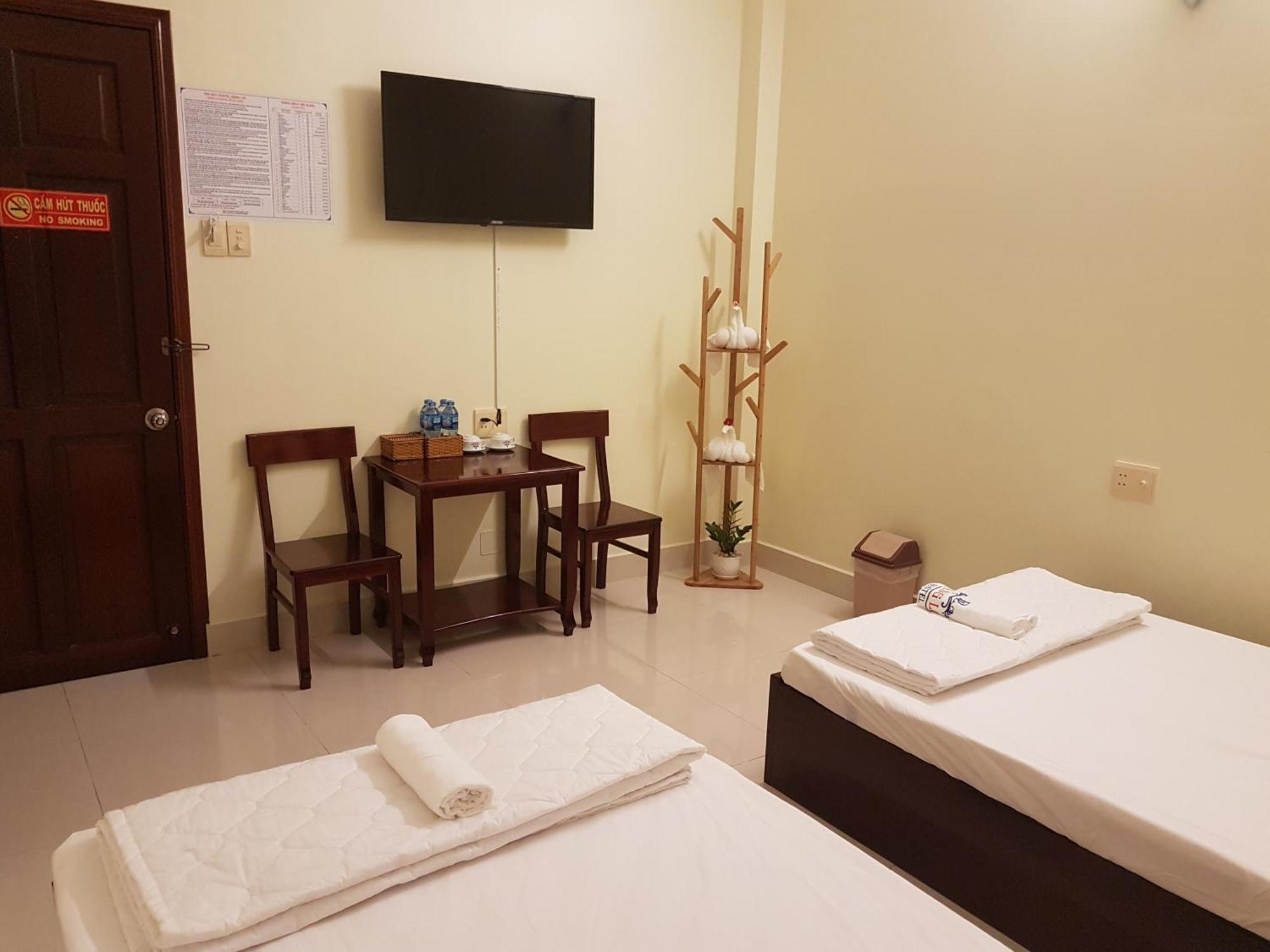 Hostel Dang Loi ホステルダンロイ Чау-Док Экстерьер фото