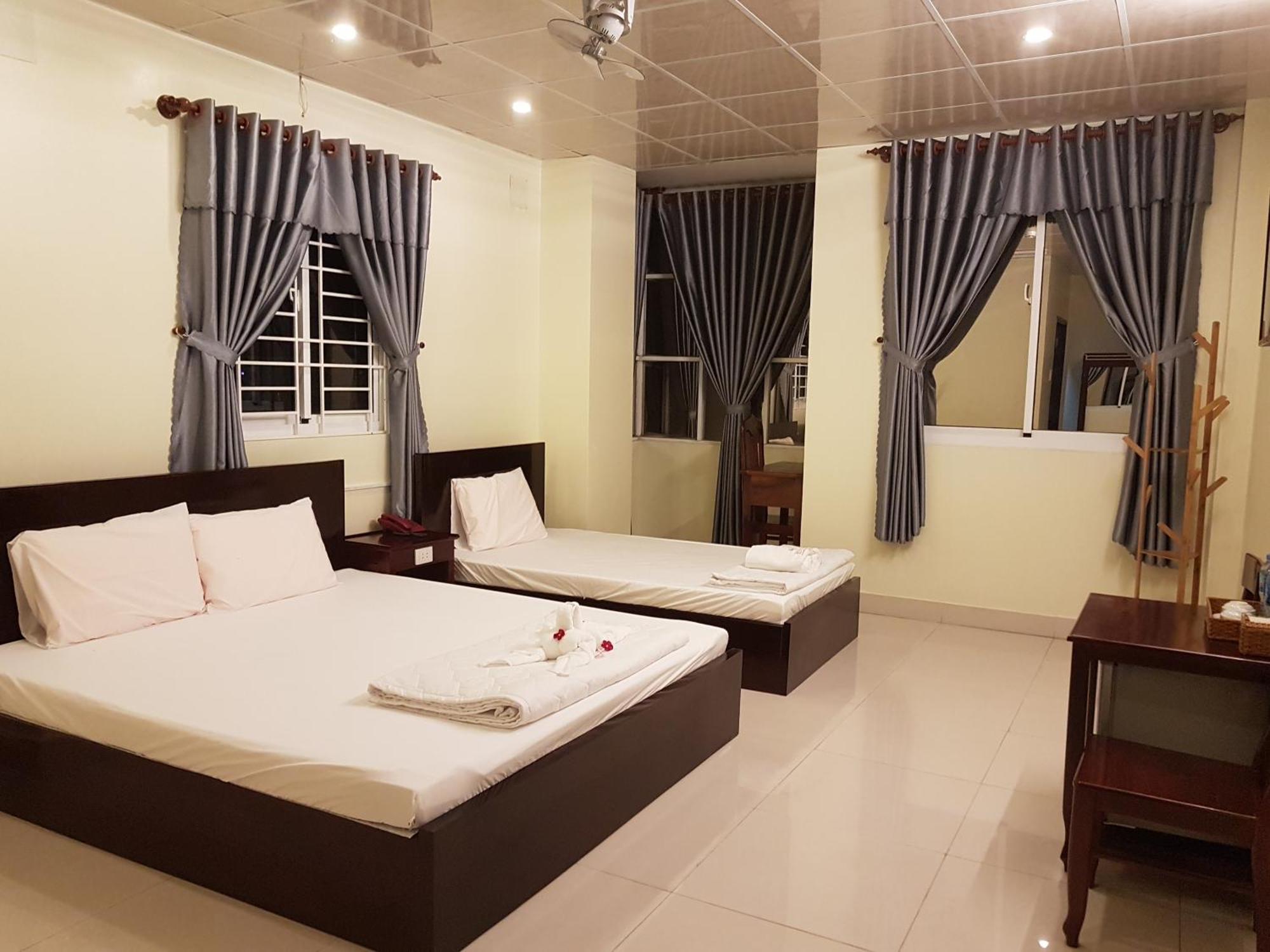 Hostel Dang Loi ホステルダンロイ Чау-Док Экстерьер фото