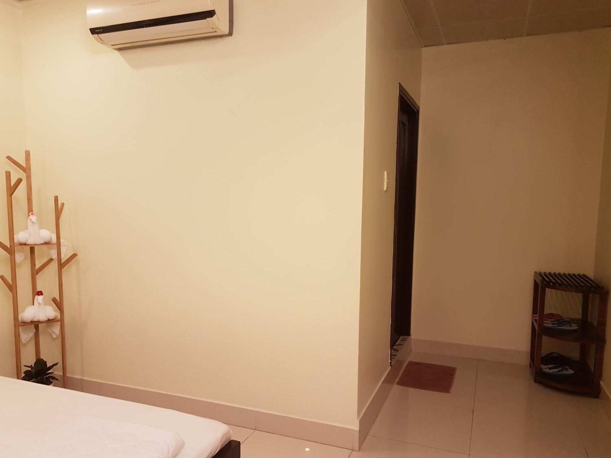 Hostel Dang Loi ホステルダンロイ Чау-Док Экстерьер фото