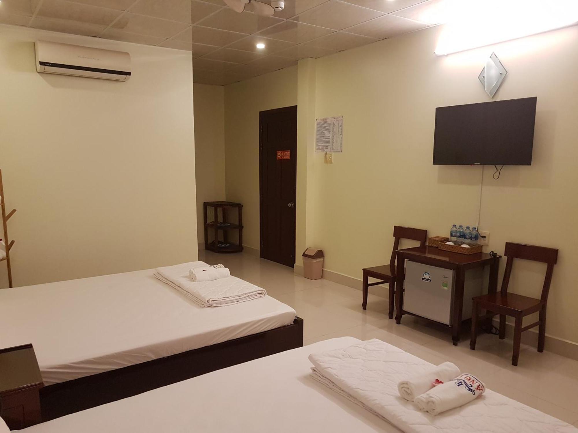 Hostel Dang Loi ホステルダンロイ Чау-Док Экстерьер фото