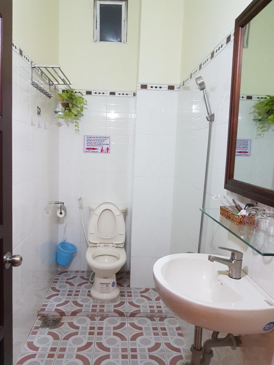 Hostel Dang Loi ホステルダンロイ Чау-Док Экстерьер фото