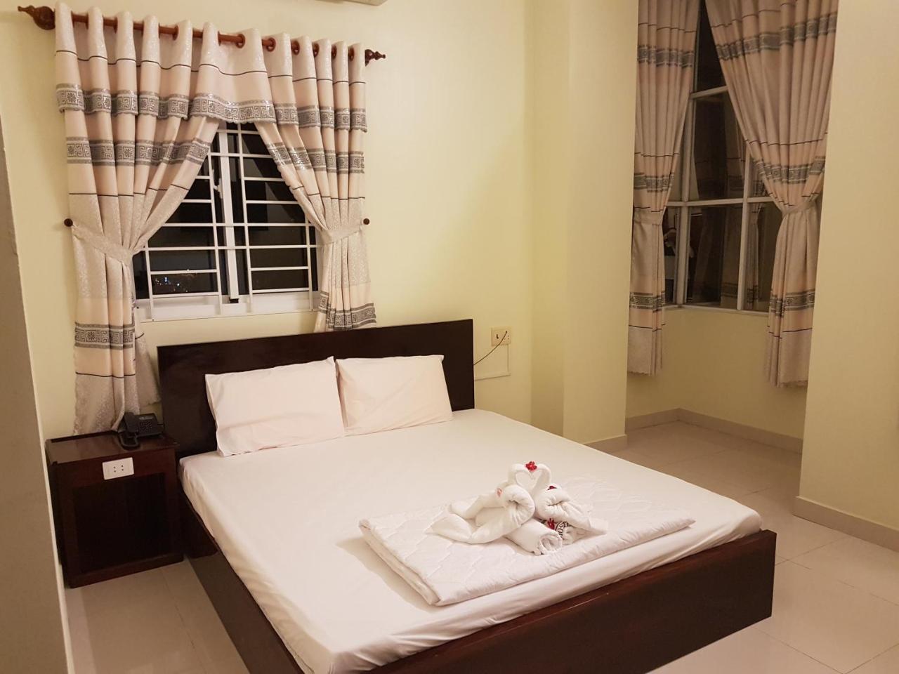 Hostel Dang Loi ホステルダンロイ Чау-Док Экстерьер фото
