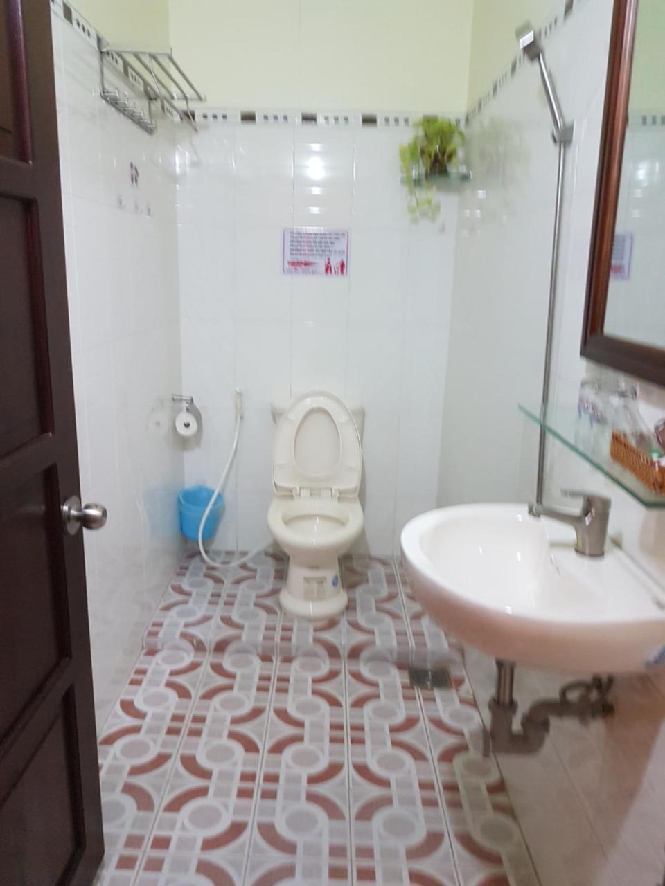 Hostel Dang Loi ホステルダンロイ Чау-Док Экстерьер фото