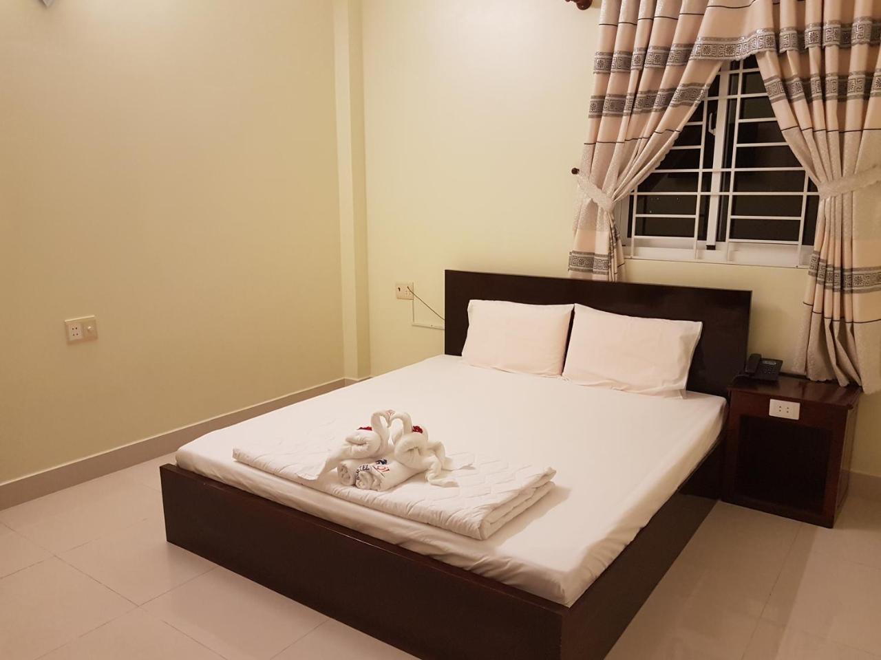 Hostel Dang Loi ホステルダンロイ Чау-Док Экстерьер фото