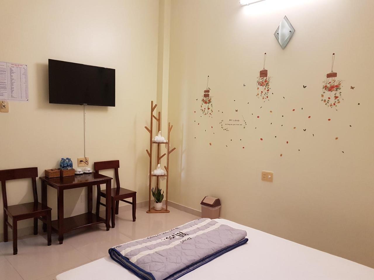 Hostel Dang Loi ホステルダンロイ Чау-Док Экстерьер фото