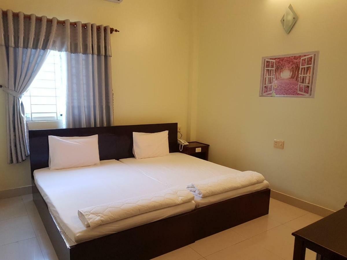 Hostel Dang Loi ホステルダンロイ Чау-Док Экстерьер фото