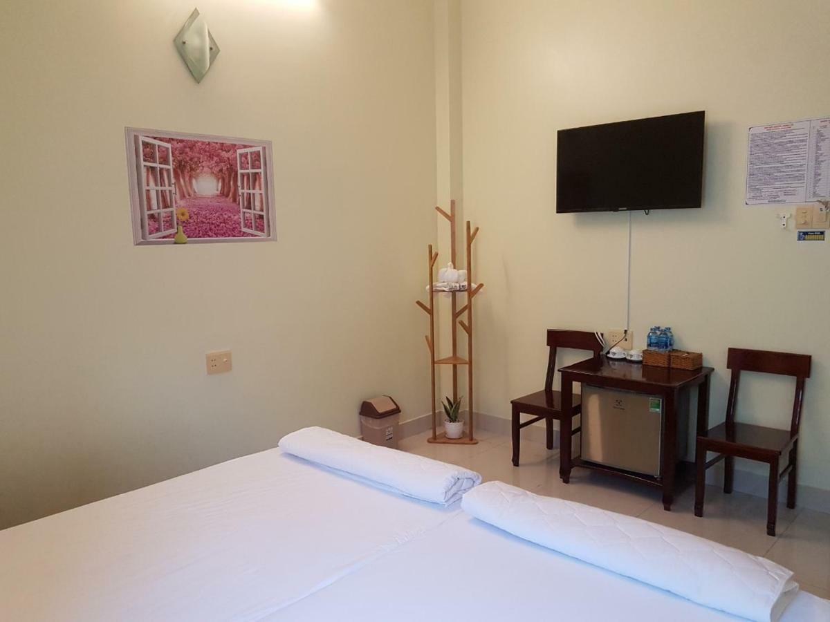Hostel Dang Loi ホステルダンロイ Чау-Док Экстерьер фото