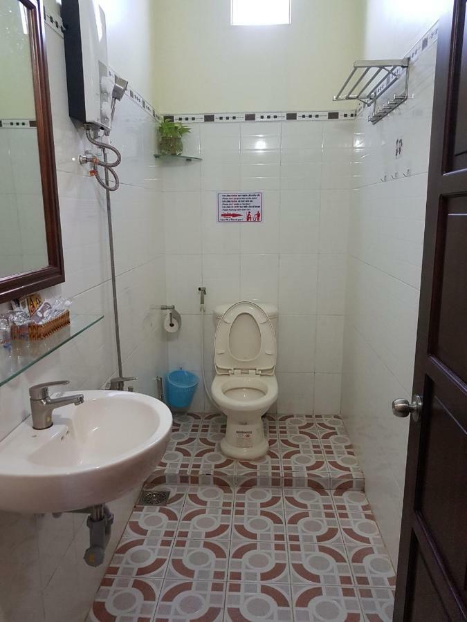 Hostel Dang Loi ホステルダンロイ Чау-Док Экстерьер фото